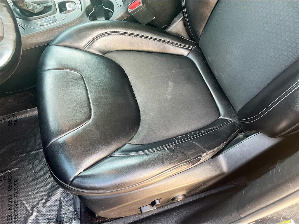 used 2019 Jeep Cherokee car, priced at $10,500