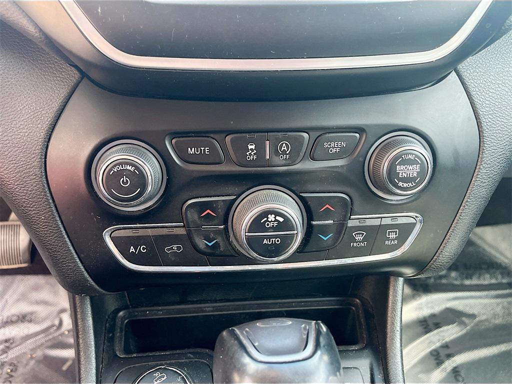 used 2019 Jeep Cherokee car, priced at $10,500