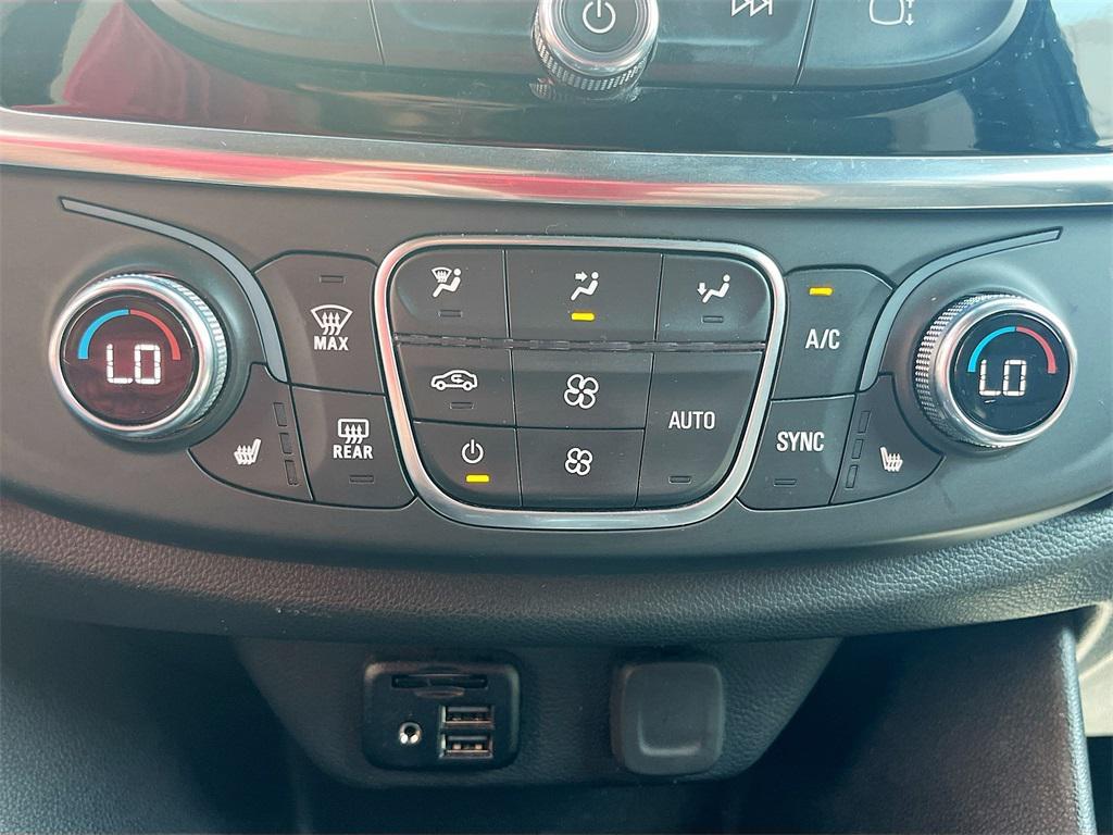 used 2023 Chevrolet Traverse car, priced at $32,500