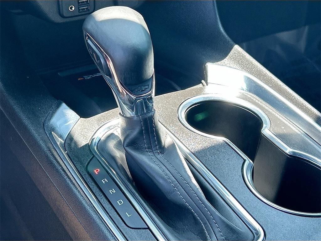 used 2023 Chevrolet Traverse car, priced at $37,000