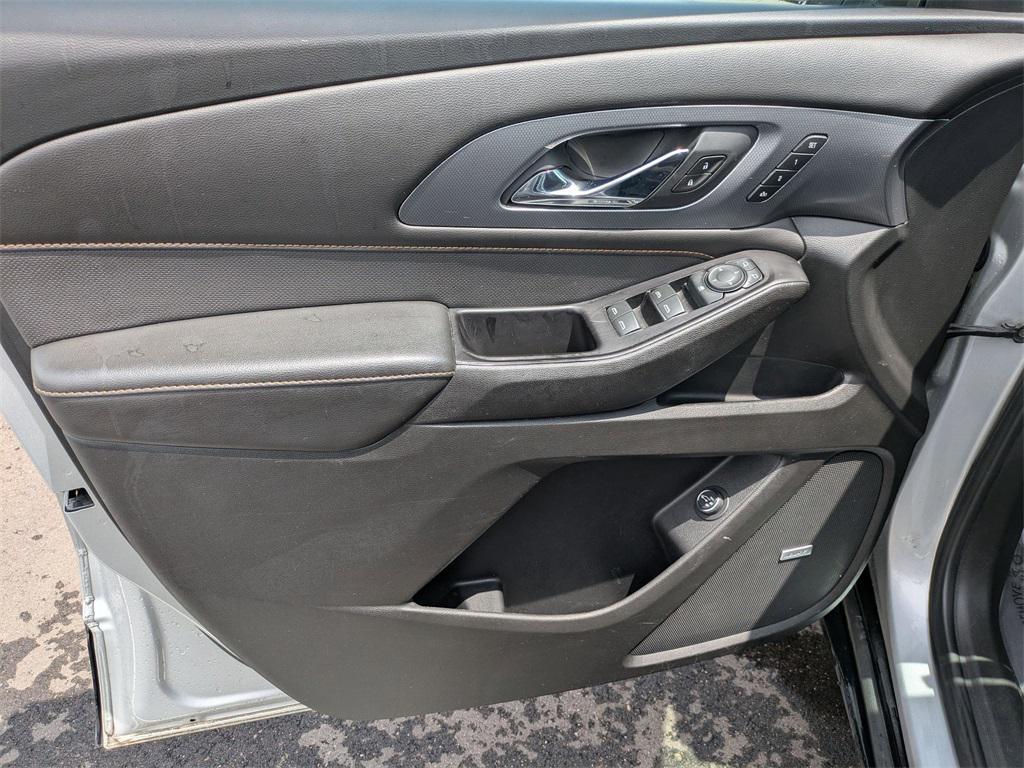 used 2020 Chevrolet Traverse car, priced at $22,700
