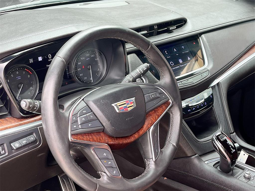 used 2023 Cadillac XT5 car, priced at $33,200
