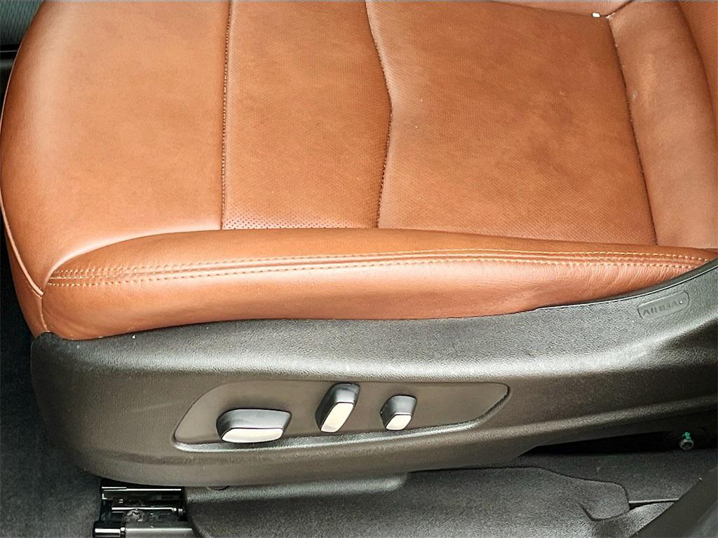 used 2023 Cadillac XT5 car, priced at $33,200