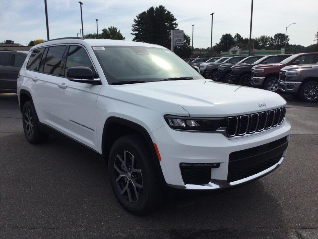 new 2025 Jeep Grand Cherokee L car, priced at $46,895