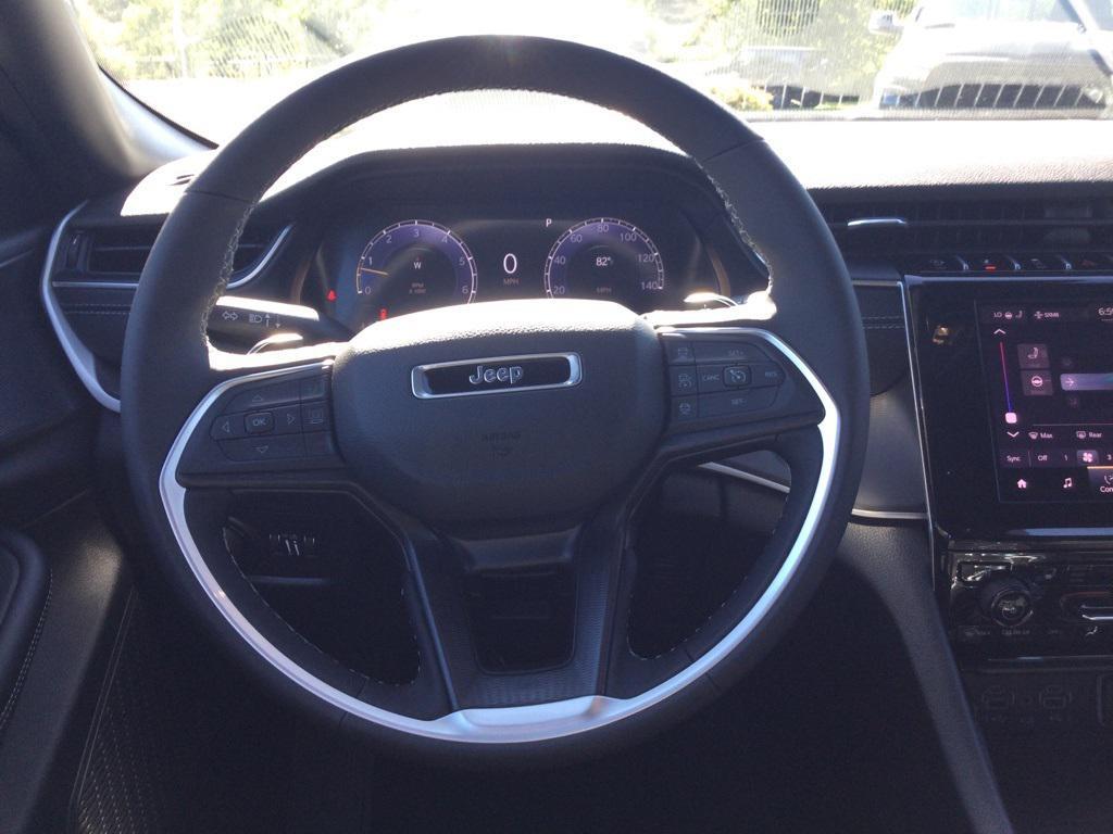 new 2025 Jeep Grand Cherokee car, priced at $43,385