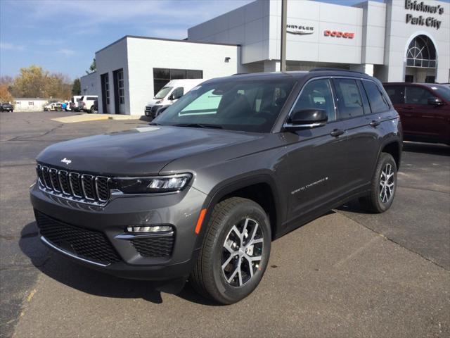 new 2025 Jeep Grand Cherokee car, priced at $47,290