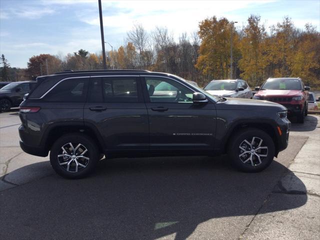 new 2025 Jeep Grand Cherokee car, priced at $47,290