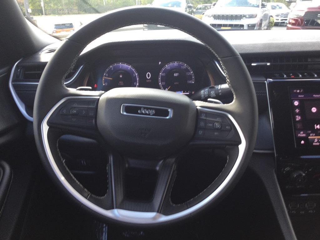 new 2025 Jeep Grand Cherokee car, priced at $44,975
