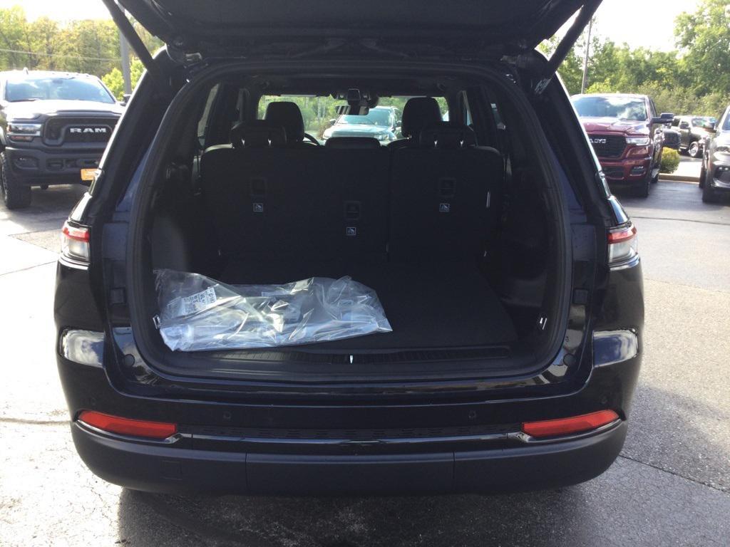 new 2025 Jeep Grand Cherokee car, priced at $44,975