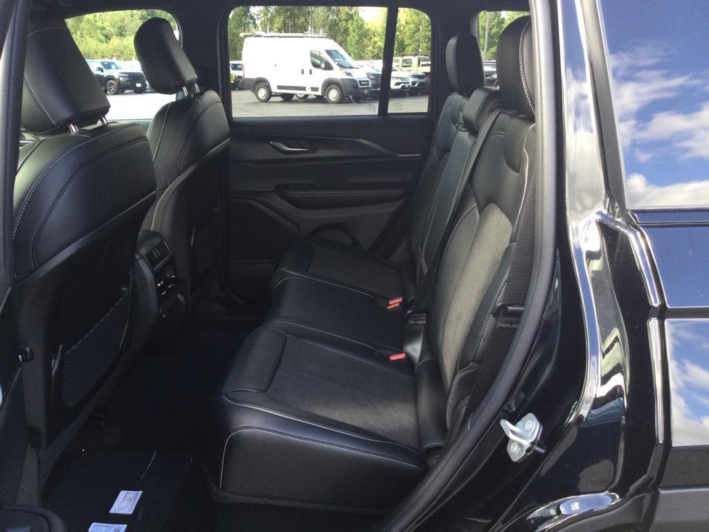 new 2025 Jeep Grand Cherokee car, priced at $44,975