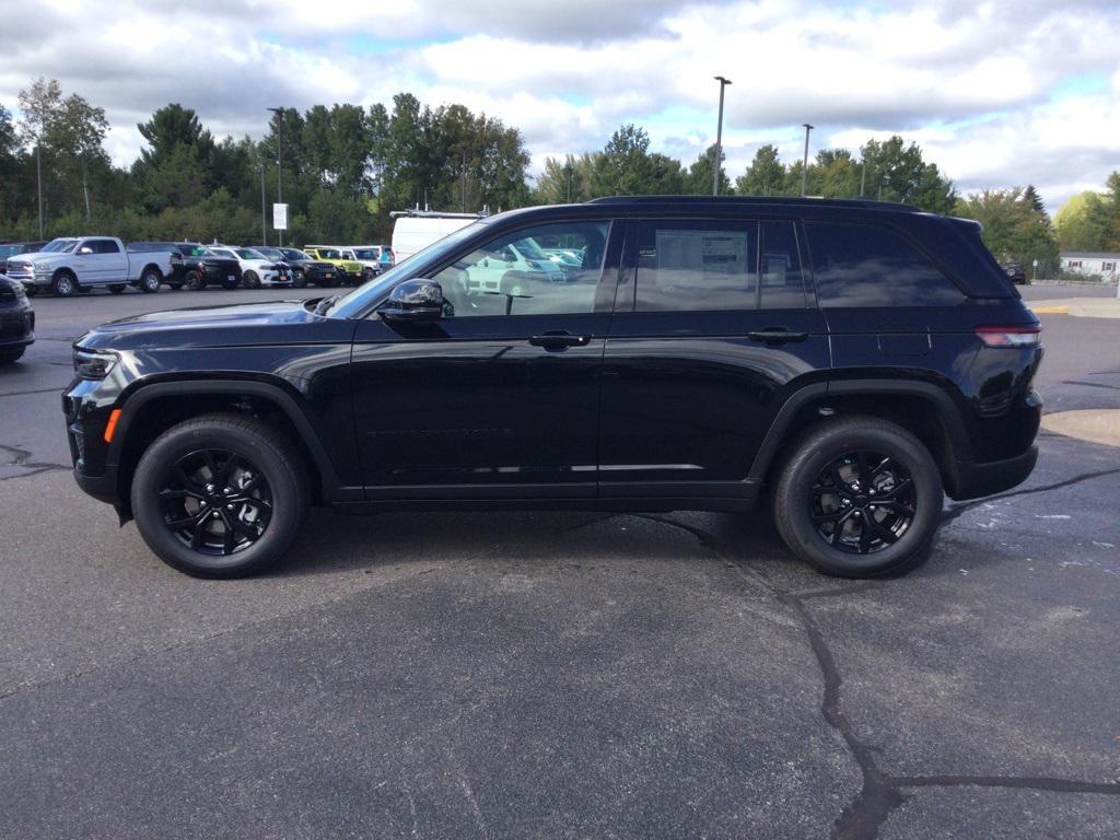 new 2025 Jeep Grand Cherokee car, priced at $44,975