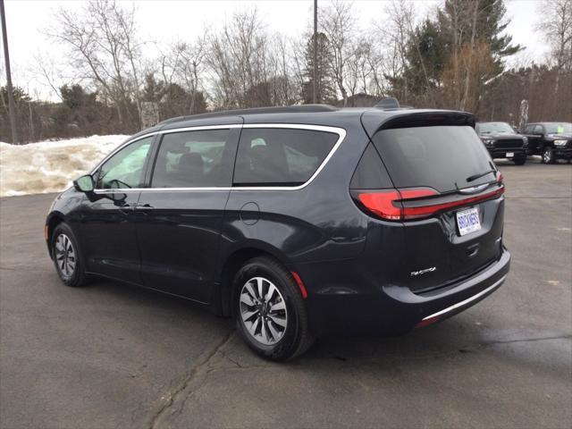 used 2021 Chrysler Pacifica Hybrid car, priced at $27,690