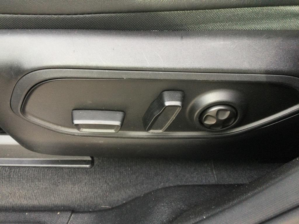 used 2023 Jeep Grand Cherokee car, priced at $40,590