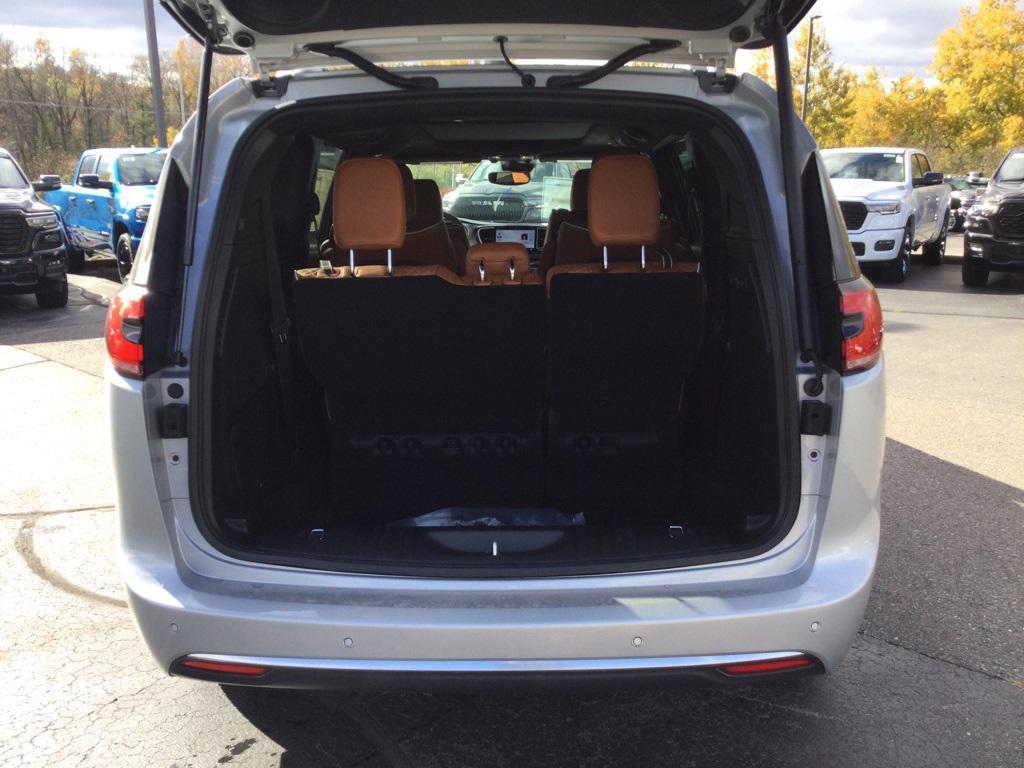 new 2026 Chrysler Pacifica car, priced at $55,952