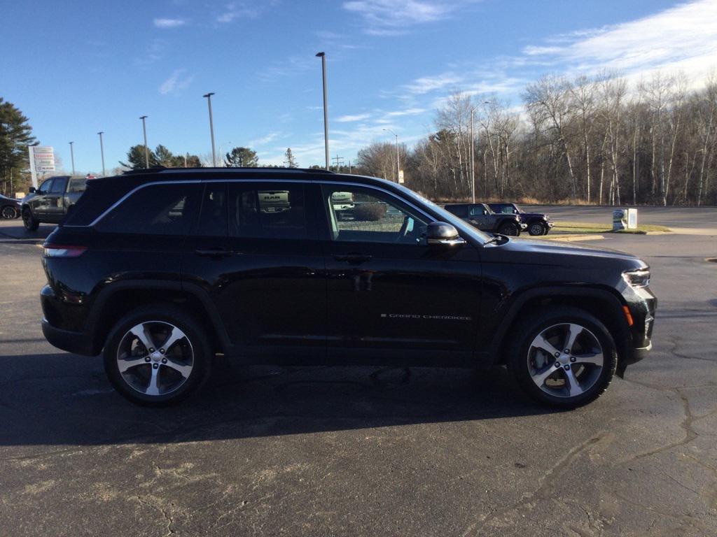 used 2023 Jeep Grand Cherokee car, priced at $28,590