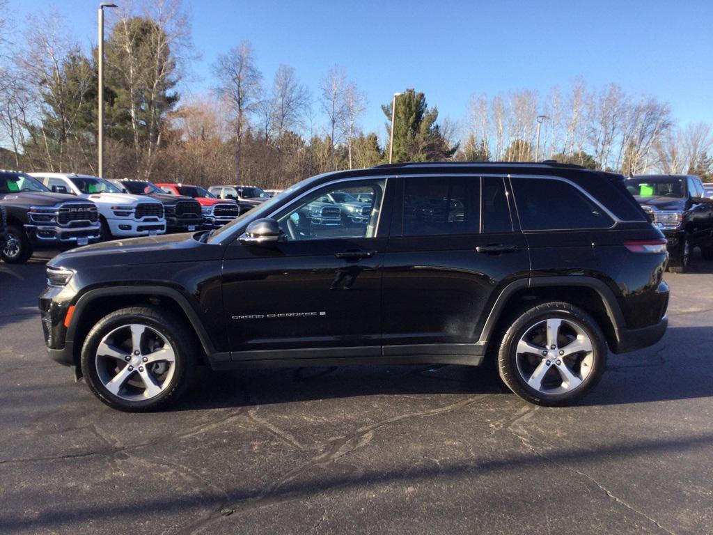 used 2023 Jeep Grand Cherokee car, priced at $28,590