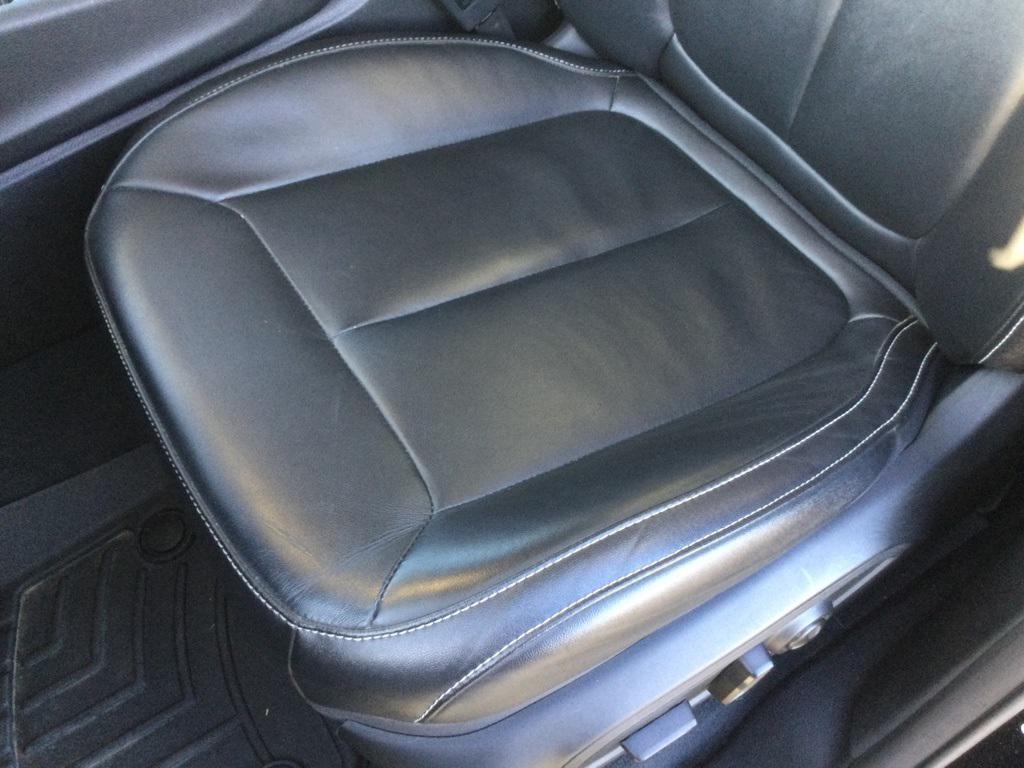 used 2023 Jeep Grand Cherokee car, priced at $28,590