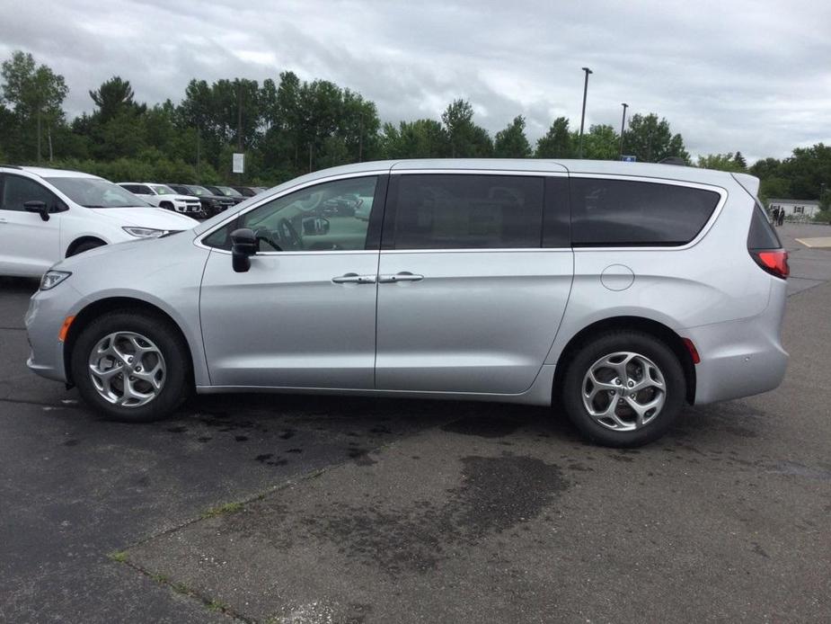 new 2024 Chrysler Pacifica car, priced at $55,505