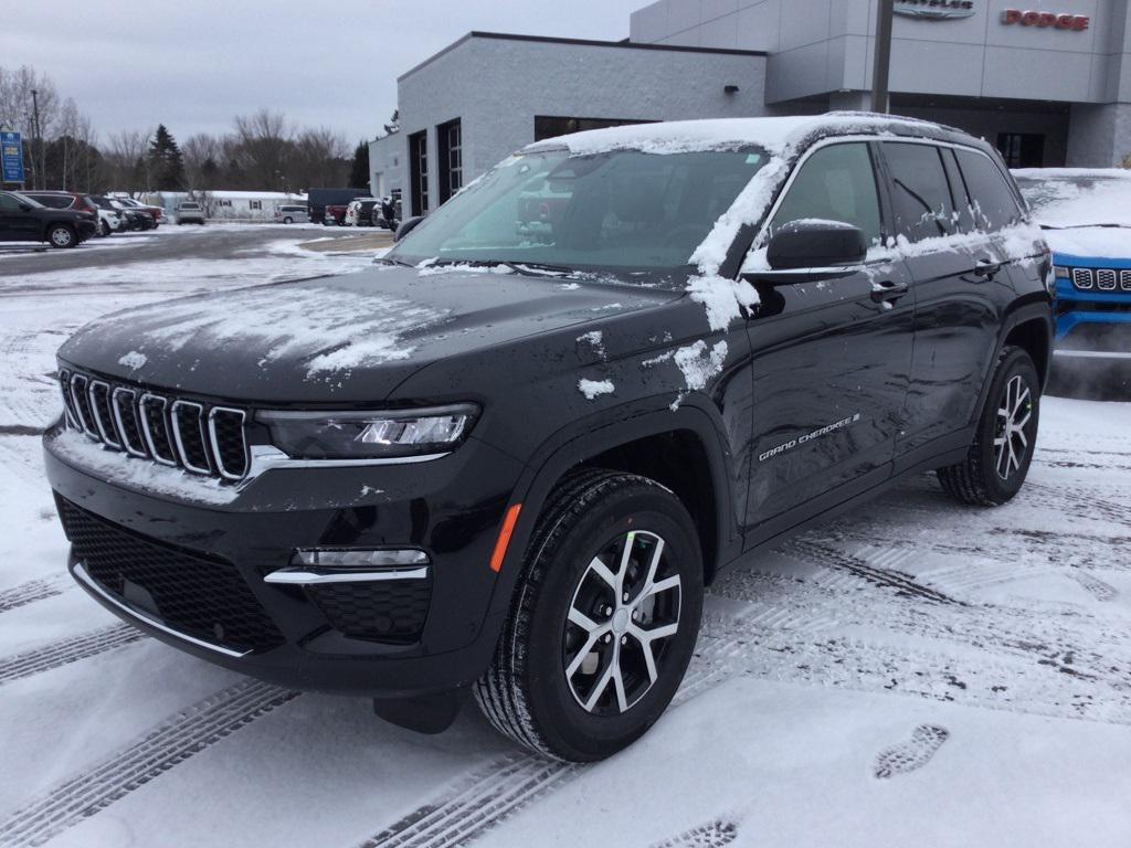 new 2025 Jeep Grand Cherokee car, priced at $51,180