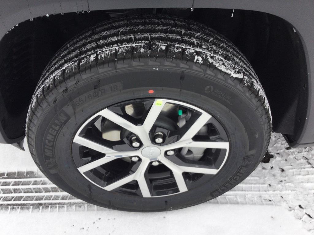 new 2025 Jeep Grand Cherokee car, priced at $51,180