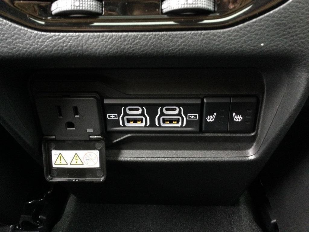 new 2025 Jeep Grand Cherokee car, priced at $51,180