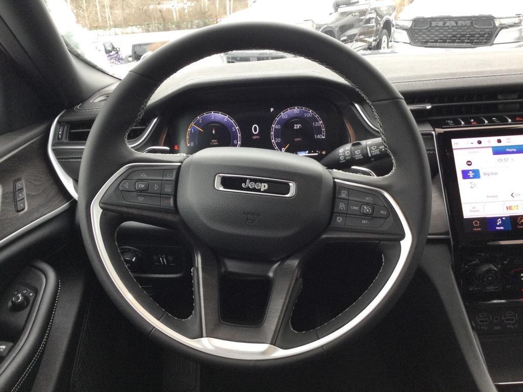 new 2025 Jeep Grand Cherokee car, priced at $51,180