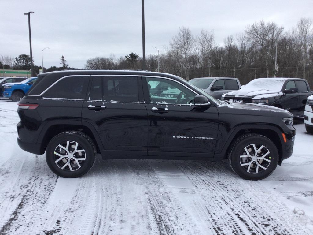 new 2025 Jeep Grand Cherokee car, priced at $51,180