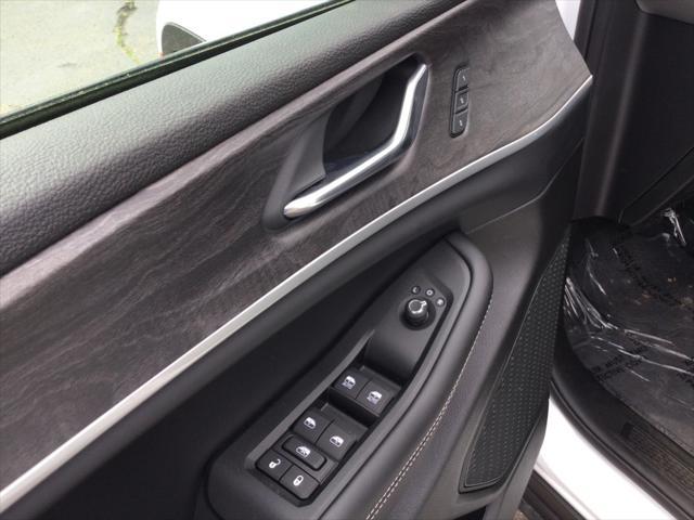 new 2025 Jeep Grand Cherokee car, priced at $43,695