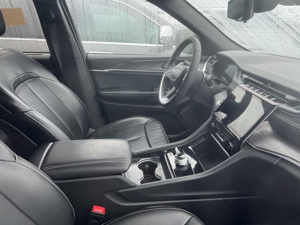 used 2024 Jeep Grand Cherokee car, priced at $38,290