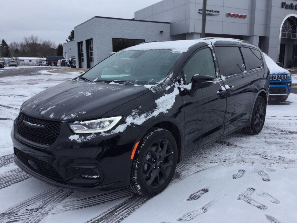 new 2026 Chrysler Pacifica car, priced at $53,520