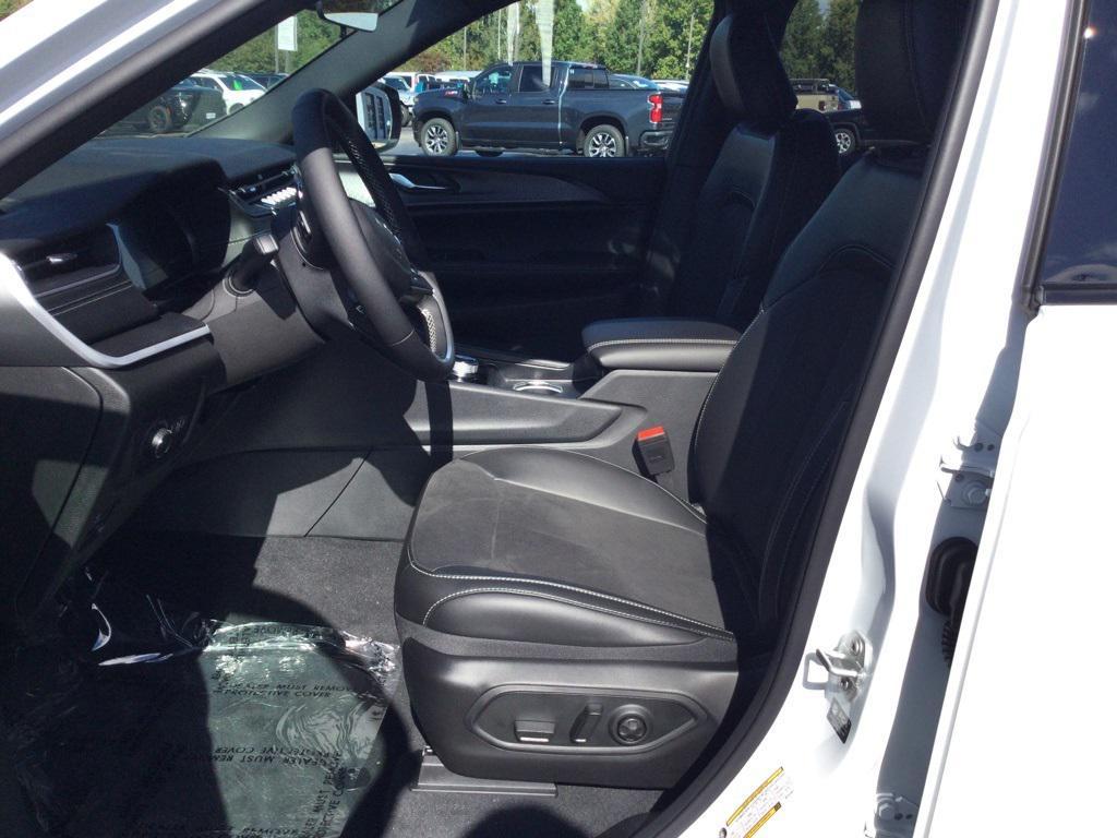 new 2025 Jeep Grand Cherokee L car, priced at $46,130