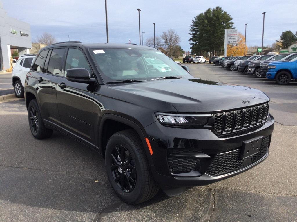 new 2025 Jeep Grand Cherokee car, priced at $44,975
