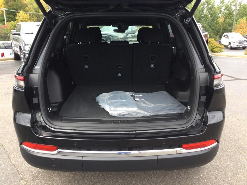 new 2025 Jeep Grand Cherokee car, priced at $37,665