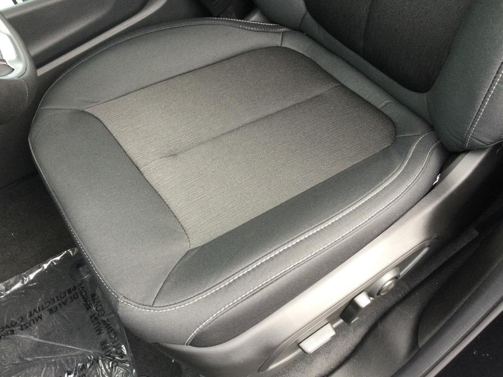 new 2025 Jeep Grand Cherokee car, priced at $37,665