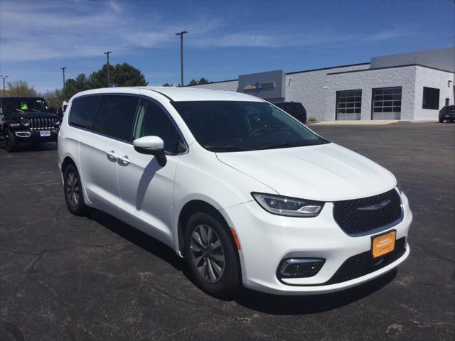 used 2023 Chrysler Pacifica Hybrid car, priced at $36,790