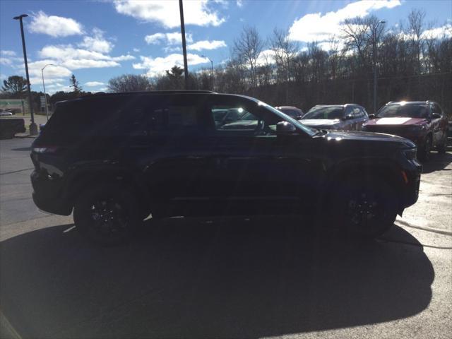 new 2025 Jeep Grand Cherokee car, priced at $46,025