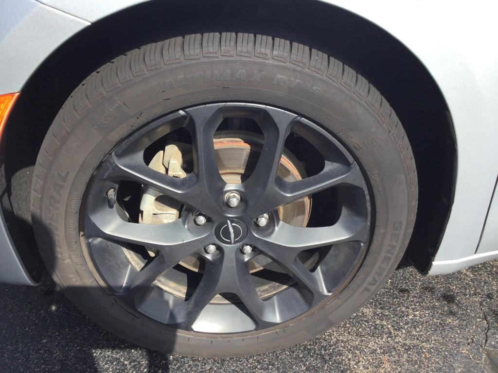 used 2024 Chrysler Pacifica car, priced at $31,990