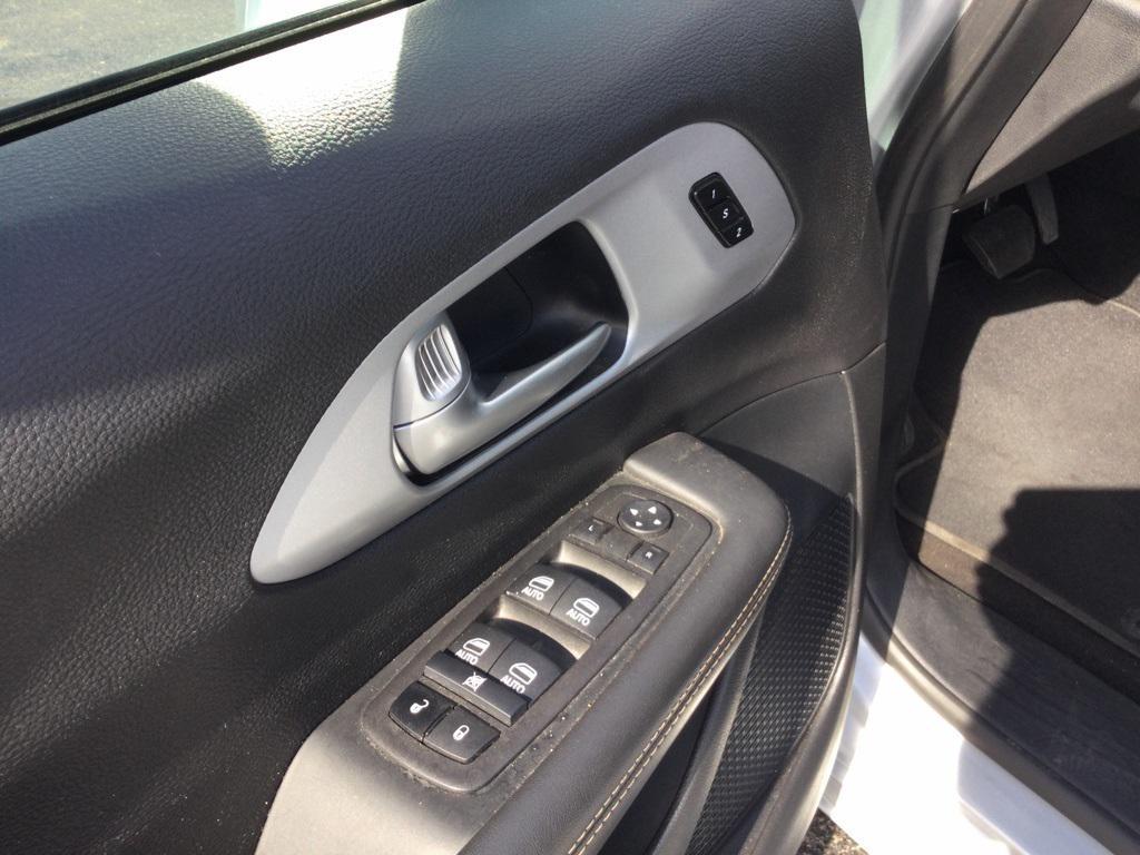 used 2024 Chrysler Pacifica car, priced at $31,990