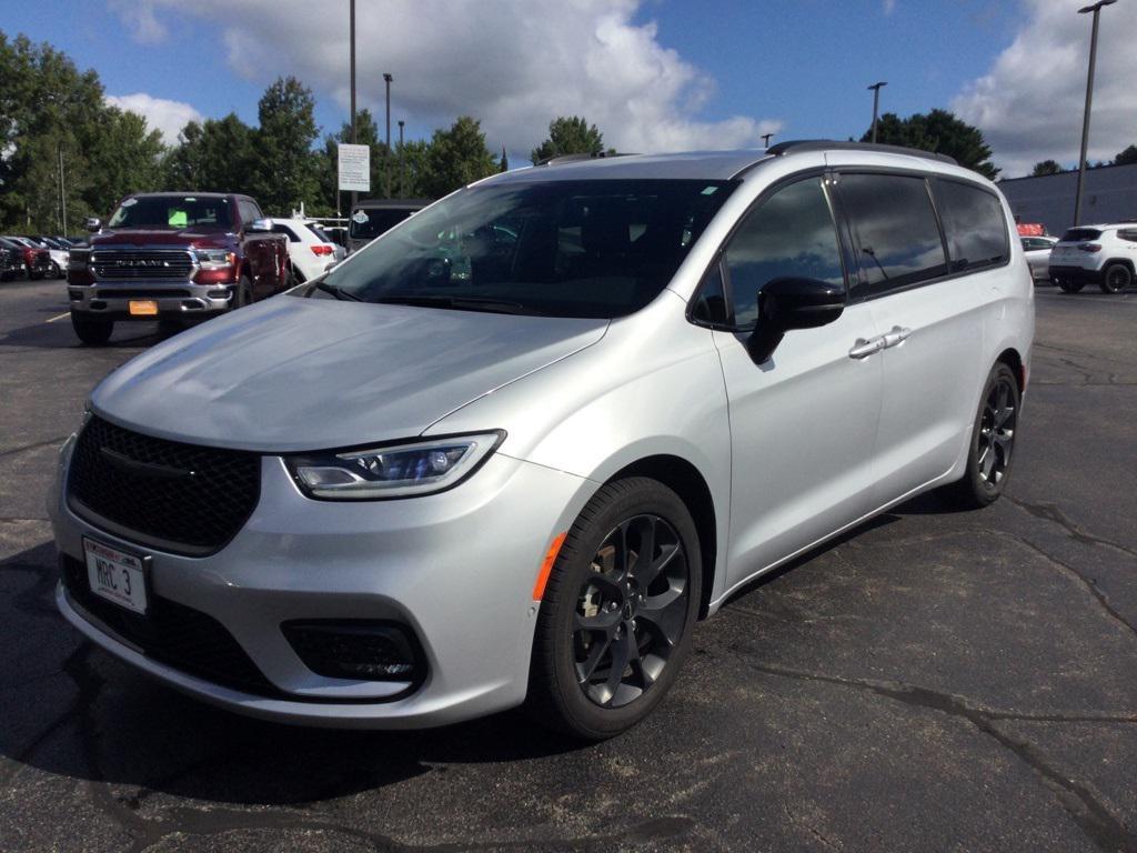 used 2024 Chrysler Pacifica car, priced at $31,990