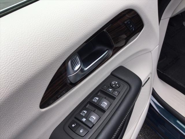 used 2023 Chrysler Pacifica Hybrid car, priced at $36,990