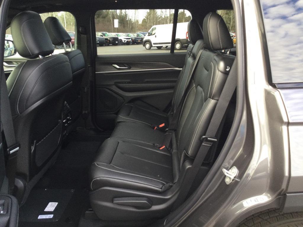 new 2025 Jeep Grand Cherokee L car, priced at $54,580