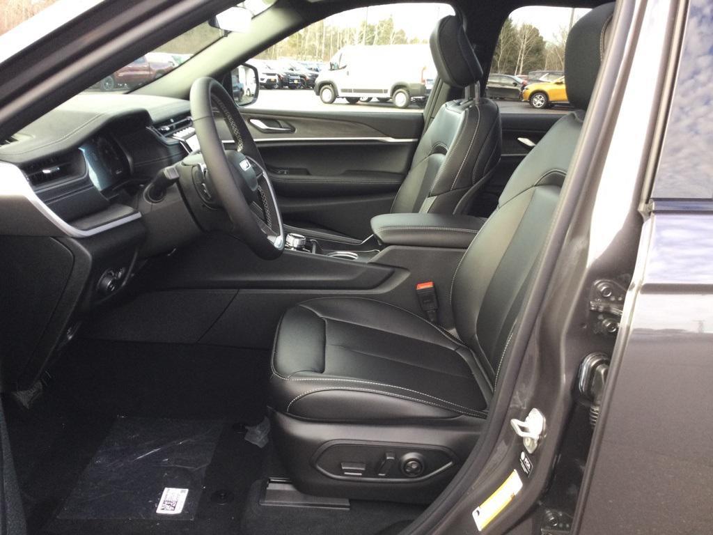 new 2025 Jeep Grand Cherokee L car, priced at $54,580