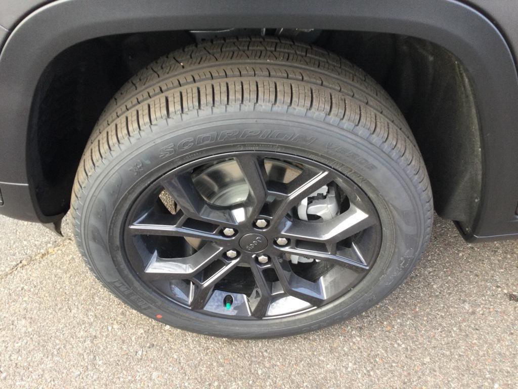 new 2025 Jeep Grand Cherokee L car, priced at $54,580