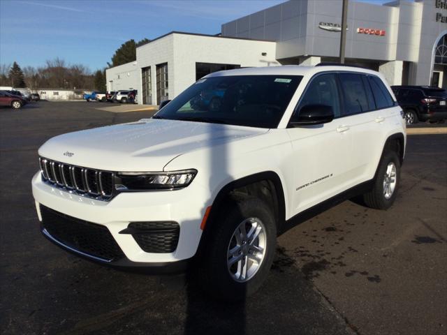 new 2025 Jeep Grand Cherokee car, priced at $40,125