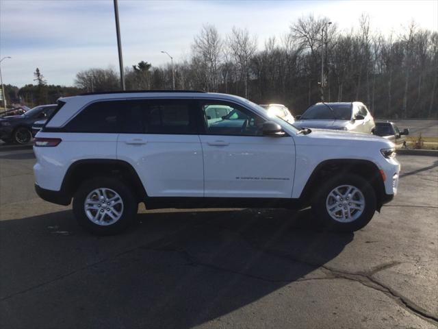 new 2025 Jeep Grand Cherokee car, priced at $40,125