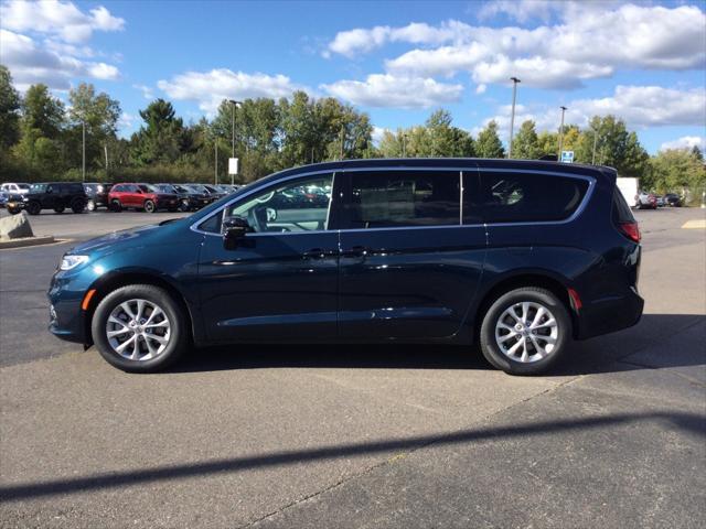 new 2024 Chrysler Pacifica car, priced at $44,185