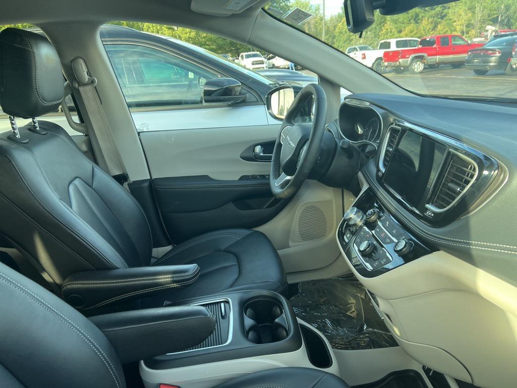 used 2024 Chrysler Pacifica car, priced at $34,990
