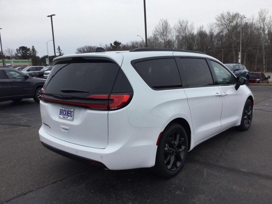 new 2024 Chrysler Pacifica car, priced at $45,400