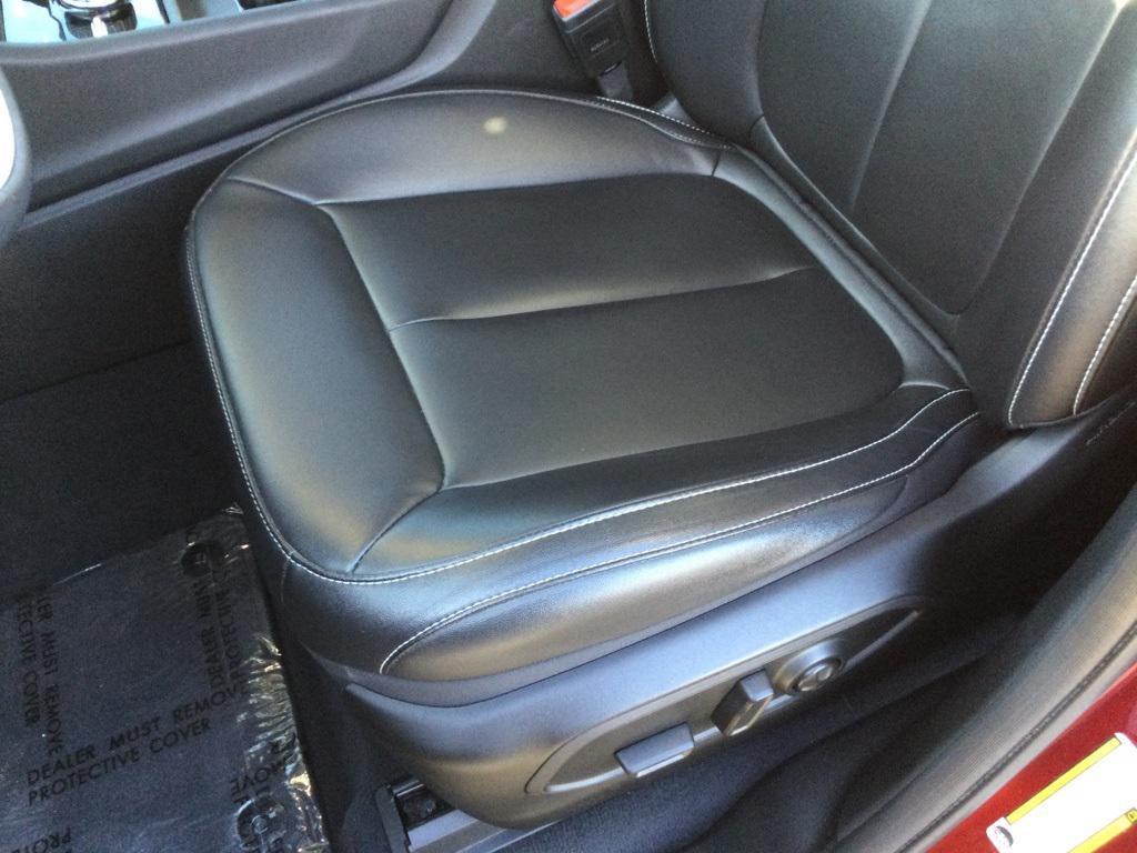 used 2023 Jeep Grand Cherokee car, priced at $33,500