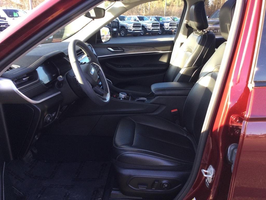 used 2023 Jeep Grand Cherokee car, priced at $33,500